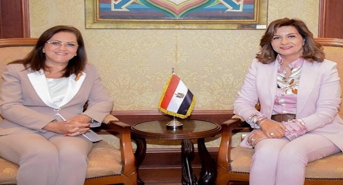 الهجرة : استمارة لبيانات العالقين عند وصولهم لوطنهم لبحث فرص دمجهم فى التنمية