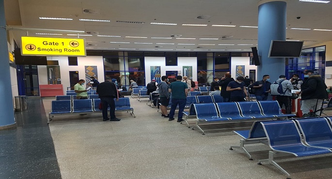 مطار مرسى علم يستقبل رحلة طيران قادمة من مطار جدة على متنها 167 مصريا