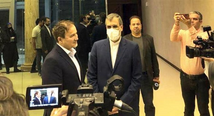 العالم الإيراني طاهري يصل طهران بعد إفراج واشنطن عنه