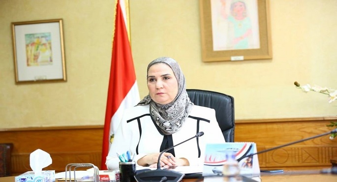 وزيرة التضامن: دمج أكثر لبرامج تعليم الكبار ومحو الأمية ببرامج التمكين الاقتصادي والمشروعات الصغيرة
