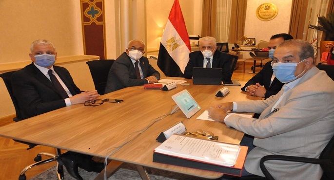 بالصور.. وزير التعليم يتابع تنفيذ الإجراءات الاحترازية والوقائية الخاصة بامتحانات الثانوية العامة والدبلومات الفنية