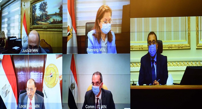 بالصور .. رئيس الوزراء يوجه بالإسراع فى زيادة عدد مكاتب البريد ومراكز الخدمات التكنولوجية