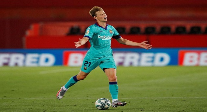 دي يونج لاعب وسط برشلونة يغيب عن الملاعب للإصابة