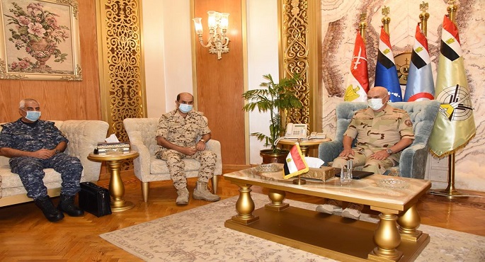 رئيس الأركان يبحث مع مساعد رئيس هيئة الأركان البحريني علاقات الشراكة والتعاون العسكري