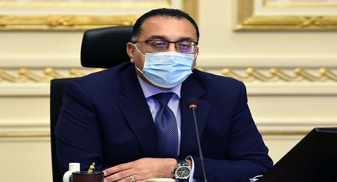 مدبولي يستعرض تقريرا حول نتائج لقاحات كورونا عالميا.. ويقول إن الرئيس السيسي كلّف بتوفيرها فور طرحها