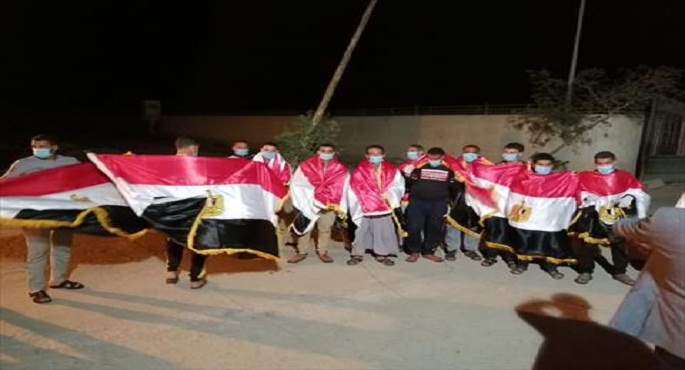 المصريون العائدون من ليبيا يشكرون الرئيس السيسي على سرعة التدخل لإعادتهم للوطن