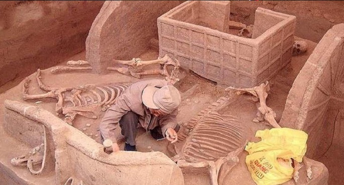 اكتشاف مقابر عائلية تعود لأكثر من 1600 سنة شرقى الصين