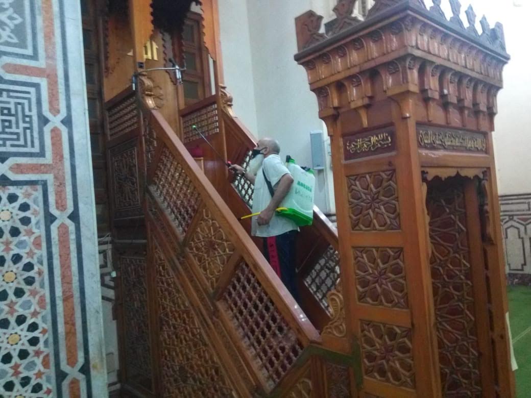 الأوقاف تبدأ وضع علامات التباعد في المساجد استعدادا لفتحها السبت المقبل