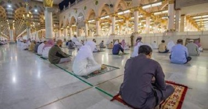 بعد أيام من إعادة فتحها.. تعليق الصلاة بمساجد جدة والاكتفاء برفع الأذان