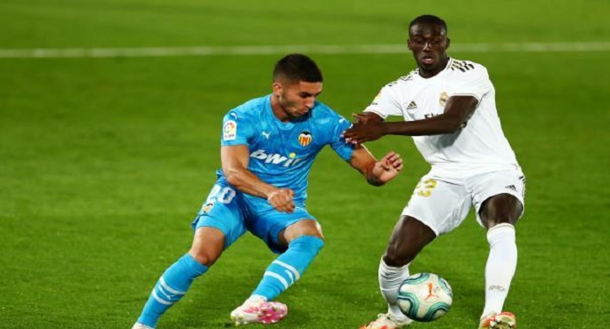 ريال مدريد يصطاد يهزم فالنسيا بثلاثية في الليجا