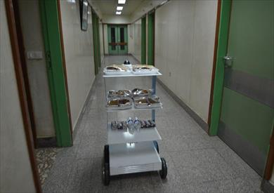 جامعة المنصورة تطلق أول روبوت لتقديم الخدمات لمرضى فيروس كورونا بمستشفى العزل