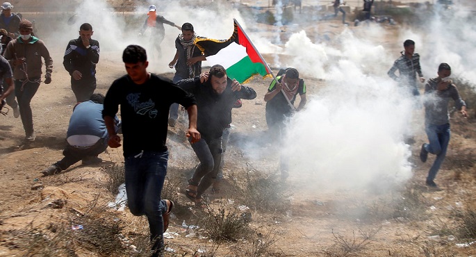 إصابة عشرات الفلسطينيين بالاختناق خلال قمع الاحتلال مسيرة سلمية