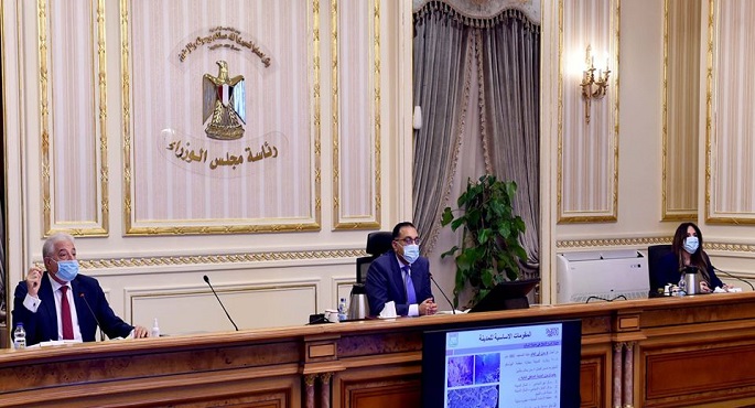 بالصور .. رئيس الوزراء يستعرض المشروعات ذات الأولوية في الرؤية التنموية لشرم الشيخ