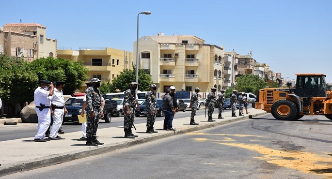 بالصور .. جهاز مدينة القاهرة الجديدة يسترد 18 وحدة سكنية بالتجمع الخامس لمخالفة تغيير النشاط من سكنى لتجارى
