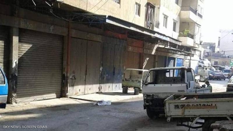 استمرار الاحتجاجات الشعبية واغلاق الطرق فى لبنان بسبب انهيار الليرة