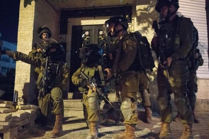 الاحتلال الإسرائيلي يعتقل عدد من الفلسطينيين بالضفة الغربية