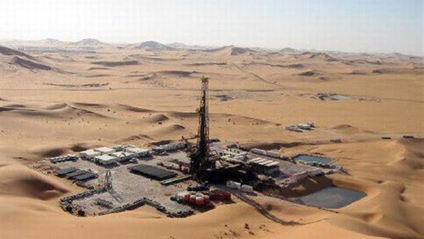 البترول تعلن عن كشف جديد بالصحراء الغربية ينتج 4100 برميل و18 مليون قدم مكعب غاز يومياً