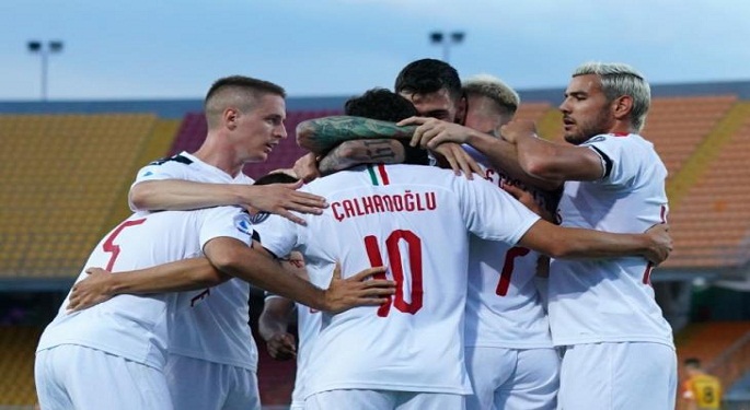 ميلان يسحق ليتشي ويتقدم للمركز السابع بالدوري الإيطالي