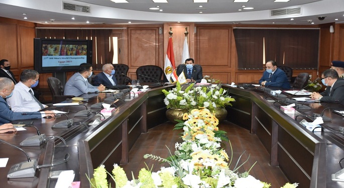 بالصور.. وزير الرياضة يتابع آخر استعدادات تنظيم بطولة العالم لكرة اليد ٢٠٢١
