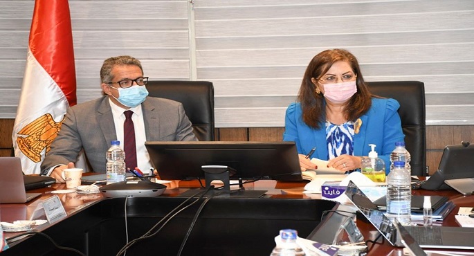 بالصور.. وزراء التخطيط والاسكان والاثار يجتمعون لبحث تطوير مبنى مجمع التحرير