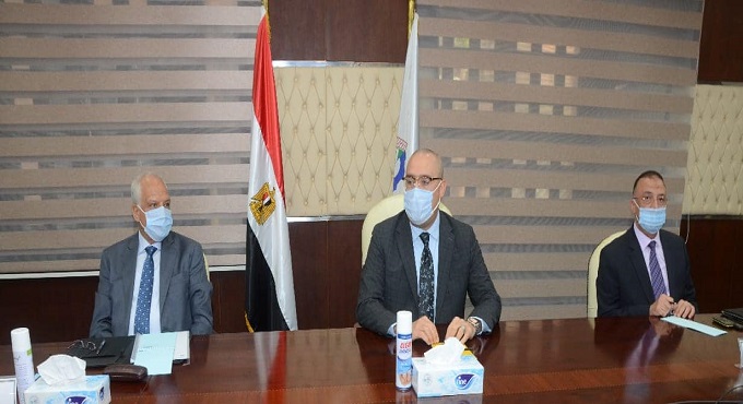 بالصور .. وزيرا الإسكان والتنمية المحلية يناقشون تعديل الاشتراطات التخطيطية والبنائية