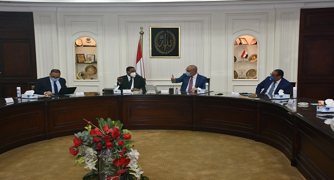 بالصور .. وزير الإسكان ومحافظ مطروح يتابعان مشروع تنمية أراضى الساحل الشمالي الغربي