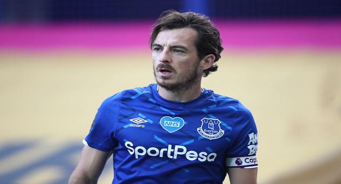 بينز لاعب إيفرتون المخضرم يعتزل كرة القدم