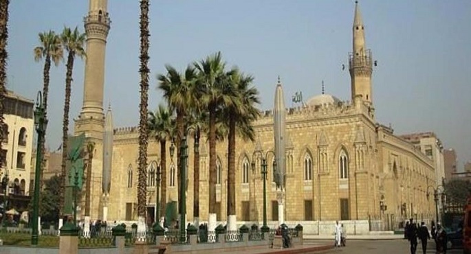 الأوقاف تقرر غلق مسجد الإمام الحسين وإحالة الأئمة والعاملين به للتحقيق