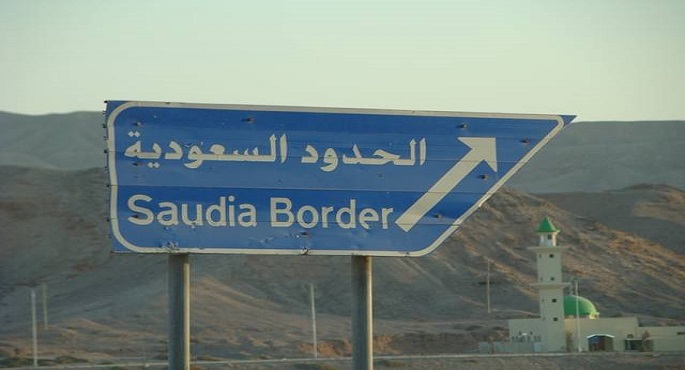 السعودية تفتح منافذها البرية مع 3 دول خليجية