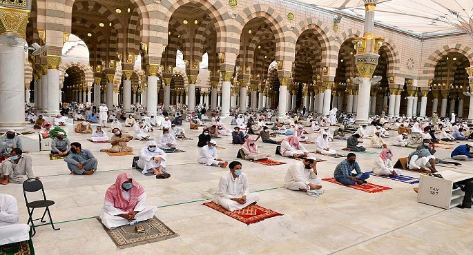 المسجد النبوي يستقبل أول صلاة جمعة فى الأيام العشرة الأوائل من ذى الحجة