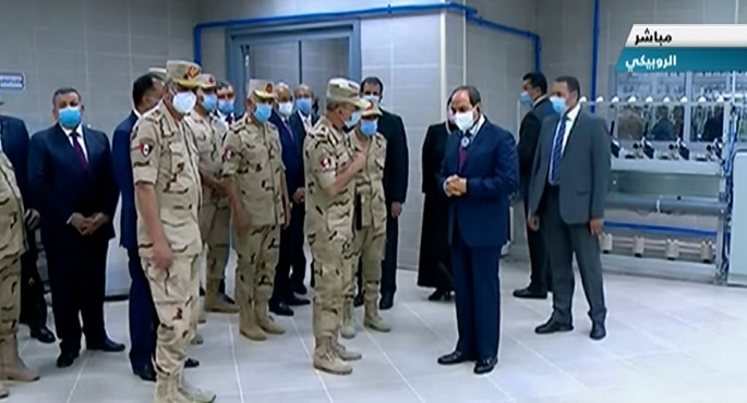 بالفيديو.. الرئيس السيسى يتفقد مصنعى الغزل الرفيع والنسيج بمجمع مصانع الشركة الوطنية فى الروبيكى