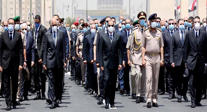 بالفيديو.. الرئيس السيسي يتقدم الجنازة العسكرية الرسمية للفريق العصار من مسجد المشير طنطاوي