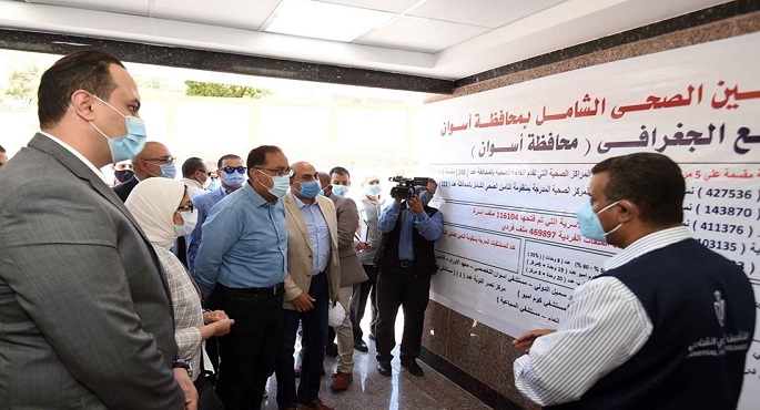 بالصور.. خلال زيارته أسوان.. مدبولي يتفقد إحدى نقاط تطبيق مشروع التأمين الصحي الشامل