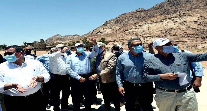 بالصور.. خلال جولته بالمدينة.. مدبولي يُكلف بوضع تصور كامل لتنمية منطقة وادي الراحة بسانت كاترين