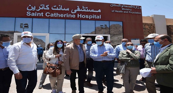 بالصور.. رئيس الوزراء يتفقد أعمال التطوير الجاري تنفيذها بمستشفى سانت كاترين