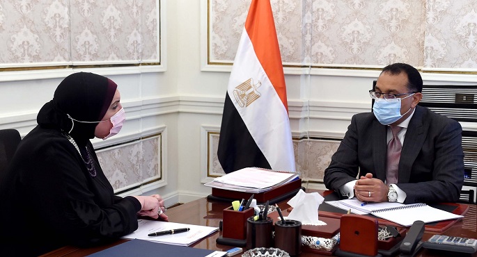 بالفيديو.. مدبولي يتابع مع وزيرة الصناعة الموقف التنفيذى لإقامة مجمعات للصناعات المتوسطة والصغيرة بالمحافظات