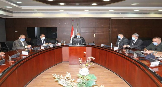 بالصور .. كامل الوزير يبحث إجراءات تشغيل منظومة النقل الذكى على الطرق