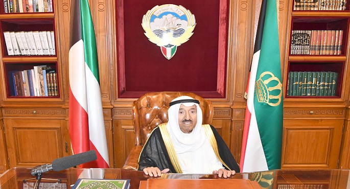 ولي عهد الكويت يشكر الرئيس الأمريكي على إرسال طائرة حربية لنقل أمير الكويت