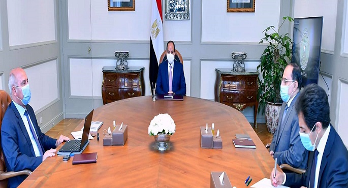 الرئيس السيسي يجتمع بوزير النقل لبحث مشروعات الطرق