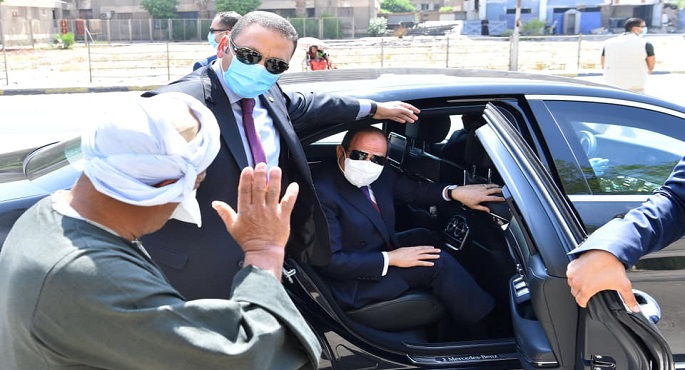 بالصور..  السيسي يقوم بجولة تفقدية لبعض من مشروعات المحاور والكباري بمدينة نصر