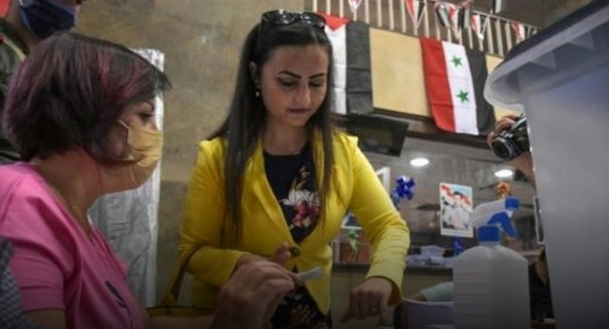 السوريون يدلون بأصواتهم في انتخابات تشريعية وسط أزمة معيشية حادة