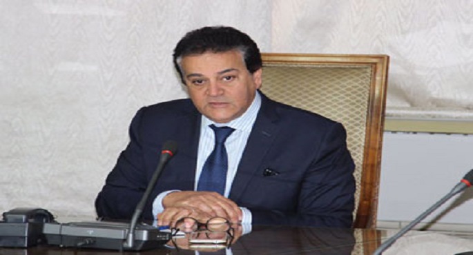 وزير التعليم العالي يستعرض تقريرا عن الاستراتيجية الجديدة للتعليم في مصر بعد أزمة كورونا