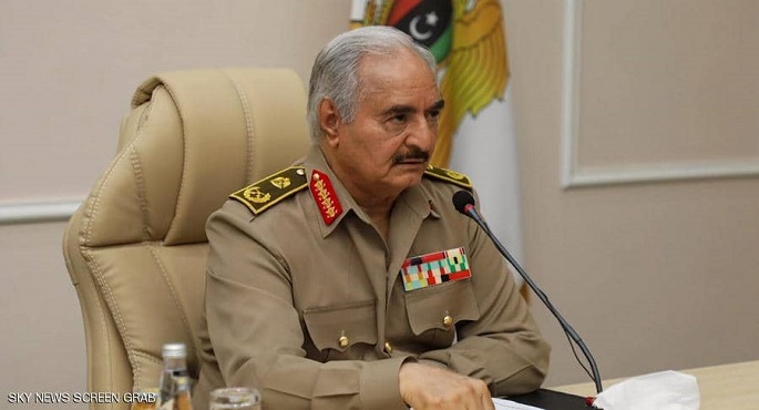 حفتر يعلّق قيادته لـ “الجيش الوطني” 3 أشهر تمهيدًا لترشحه المحتمل في انتخابات الرئاسة