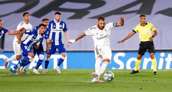 ريال مدريد يقترب خطوة جديدة من لقب الدورى بثنائية فى ألافيس