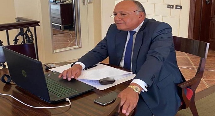 بالصور .. شكرى يشارك فى مؤتمر حول القضية الفلسطينية عبر الفيديو كونفرانس