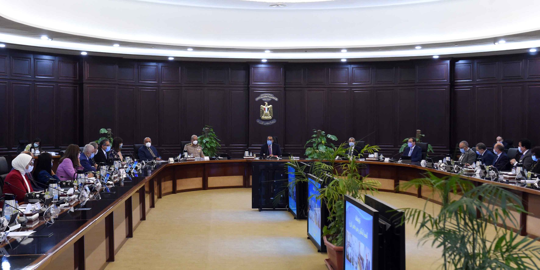 رئيس الوزراء يؤكد دعم الحكومة للقوات المسلحة في مواجهة الأعمال الإرهابية