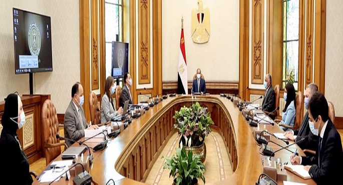 الرئيس السيسي يوجه بتحقيق التوازن بين إجراءات مواجهة كورونا وتماسك الاقتصاد