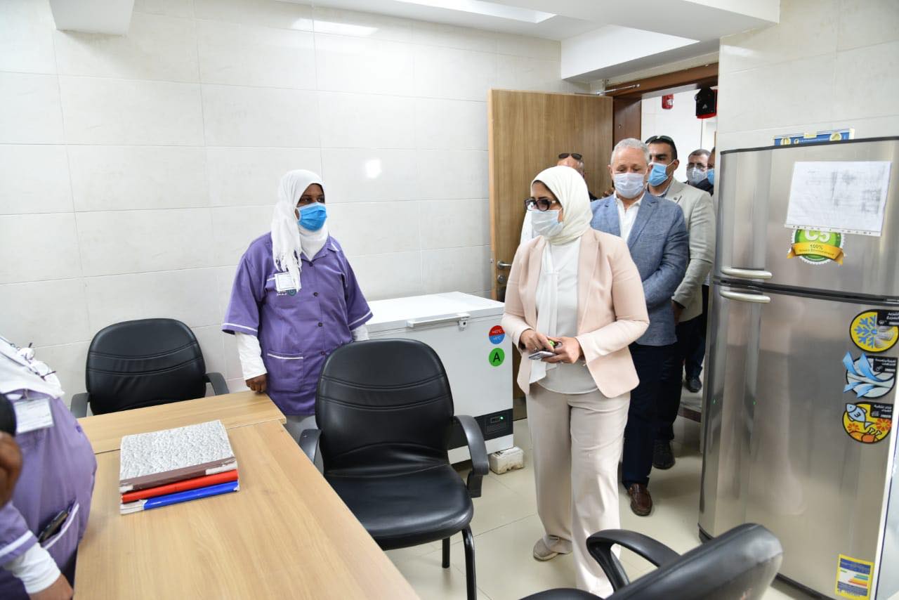 بالصور.. وزيرة الصحة تتفقد وحدة صحة طب أسرة البعيرات بالأقصر
