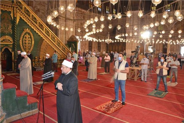 مساجد مصر تستقبل المصلين لأداء صلاة الجمعة بعد غياب 5 أشهر