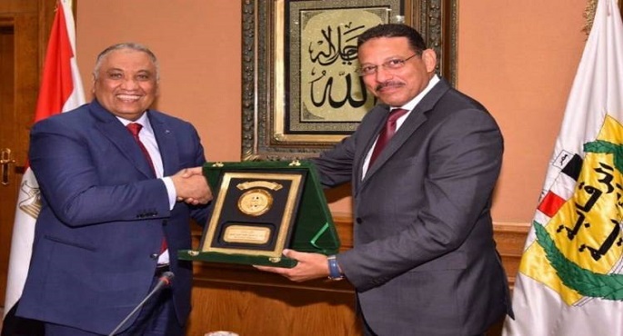 بالصور.. رئيسا هيئة الرقابة الإدارية الحالي والسابق يجتمعان بحضور قيادات الهيئة